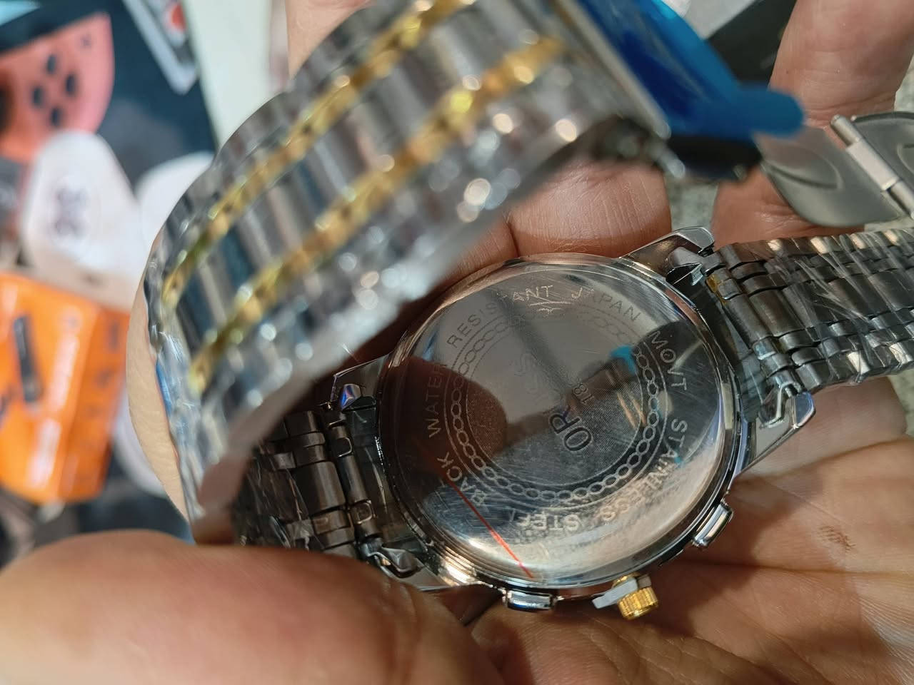 ساعة بهذا الجمال نوع ORUSS
ب 18 الف 
توصيل بغداد 5
محافظات 6
***********
