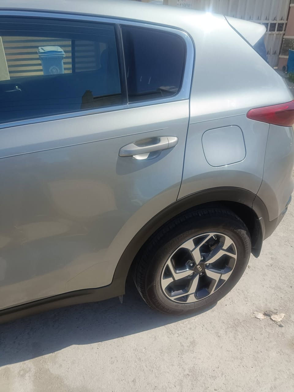 سبورتنج موديل 2022 رقم اربيل ماشيه 28 سياره بدون صبغ وتبديل حادث خفيف مكانه الدوره ***********السعر 200 وبيه مجال بسيط
