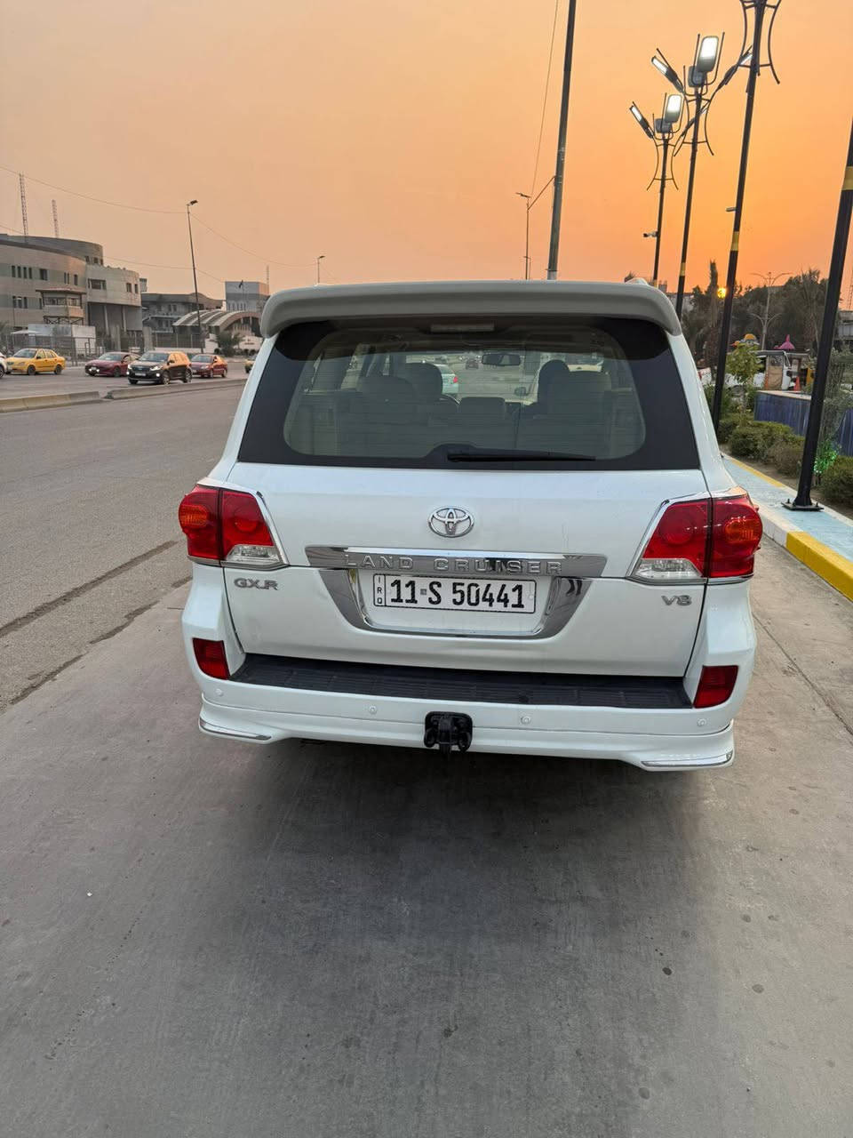 سلام عليكم لاند كروز ٢٠١٣ ماشيه ١٣٤ الف حقيقي جديده سونار مرفق بلمنشور ٨سلندر مكينه ٤٦٠٠ الاستفسار ***********
