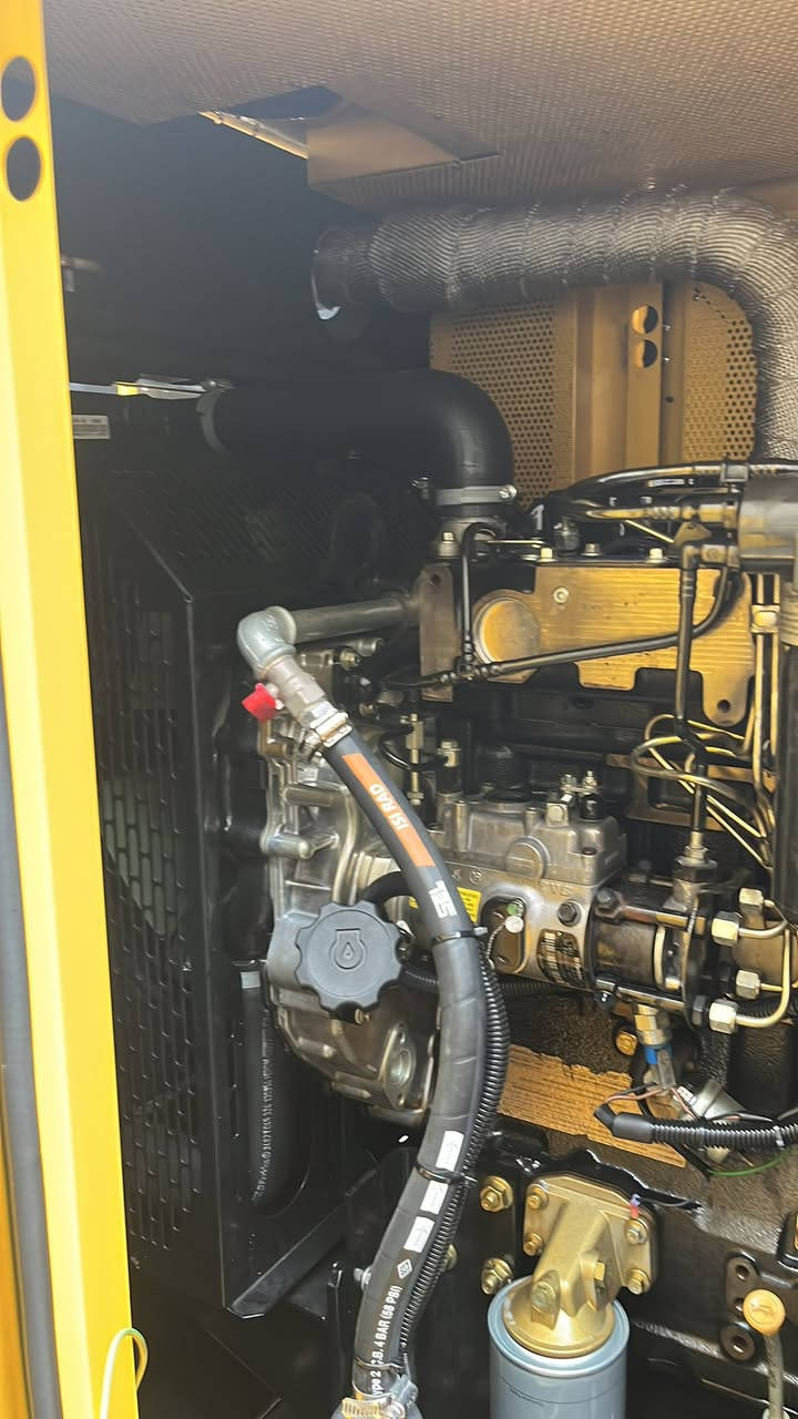 مولده بيركنز UK 🇬🇧 
سلندر 4 سوبر 
توليد إيطالي بلادي 
سعه توليد 72 kva 
بحاله ممتازه 
شرط كفاله برغي ما مفتوح 
*********** 
***********
