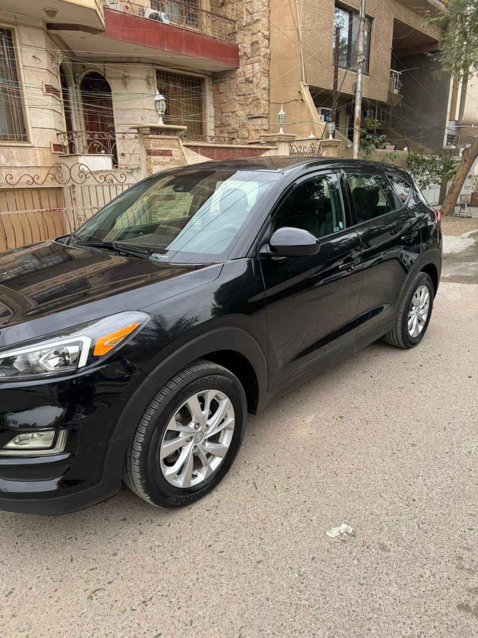 توسان ٢٠٢١ امريكي ضررها جنطه بدون اريباك بدون دواخل بامريكا بغداد جاملغ خلفي السياره نضيفه ماشيه ٥٠ الف مكانهه بغداد العطيفيه السعر 180$ ***********
