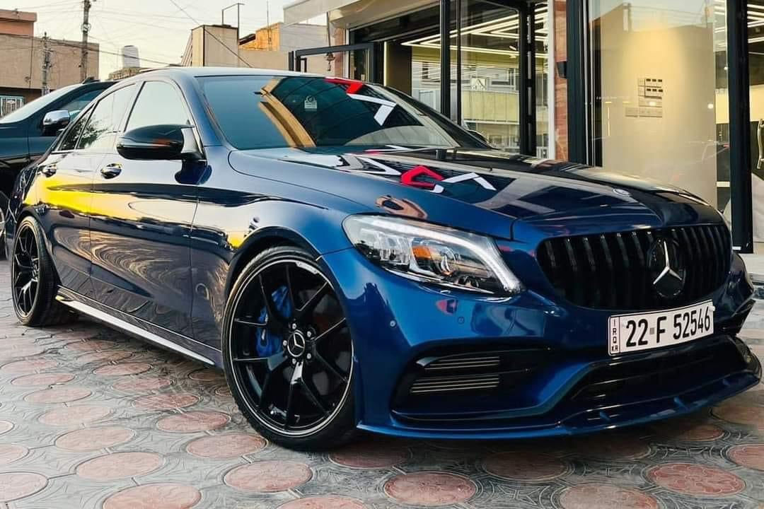 مرسيدس C300 موديل 2017
عليها كت كامل C63s  فول فول مواصفات

وارد امريكي حادثها باب السائق(
بدون دواخل) ايرباك فقط بردة
فوول مواصفات للاخير 
بنوراما 
شاشة كبيرة 
دبل ماوس
سستم سماعات برايمستر
كامرة خلفية دوارة
رادار امامي
رادار خلفي
رادار جانبي
كشنات كهرباء
داخل جلد كريمي(اصل)
كشنات تدفئة
لايتات زينون ( مالتي بيم) 
بك لايت C لد
ويل 19 اصلي
5 انظمة قيادة
شفتات ستيرن
السياره مسويلها سيرفس كامل ومابيها اي نقص صفر مسج 
تخم تاير جديد 
***********

