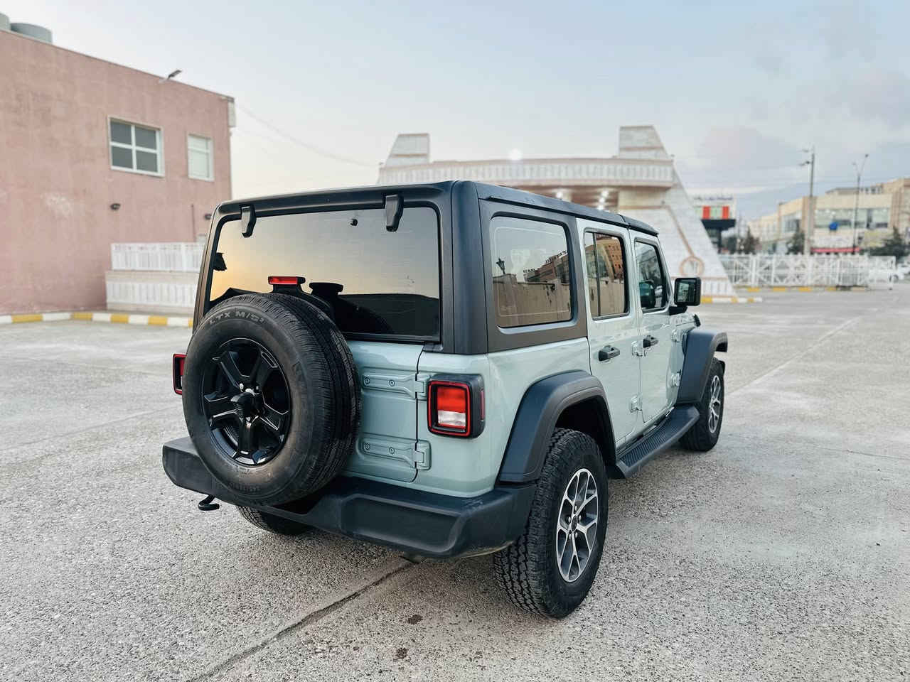 Jeep -Wrangler
موديل:2024
محرك:4توربو 
مصفات سبورت s
جملغ بوليندصبغ
شاشة جبيرة
ماشي 26الف 
سيارة رقم كاتي شرط ترقيم 
مكان سيارة عقرة
سعر(235)ورقة
رقم واتساب؛***********
