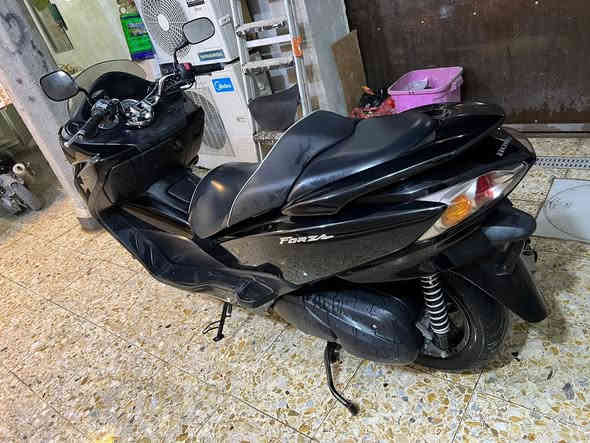 السلام عليكم 
فورزه 010 S7
دراجه كفاله عامه ماعده شخط زغير موضح بصور 
 على وضع الرمبه الدراجه
عارضها 20 ورقه  
مكاني الامين ثانيه 
***********
