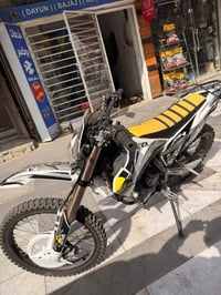 قفاز للبيع موديل 2025 للبيع ب مليون ٦٠٠ وييها مجال للشراي 07823329316