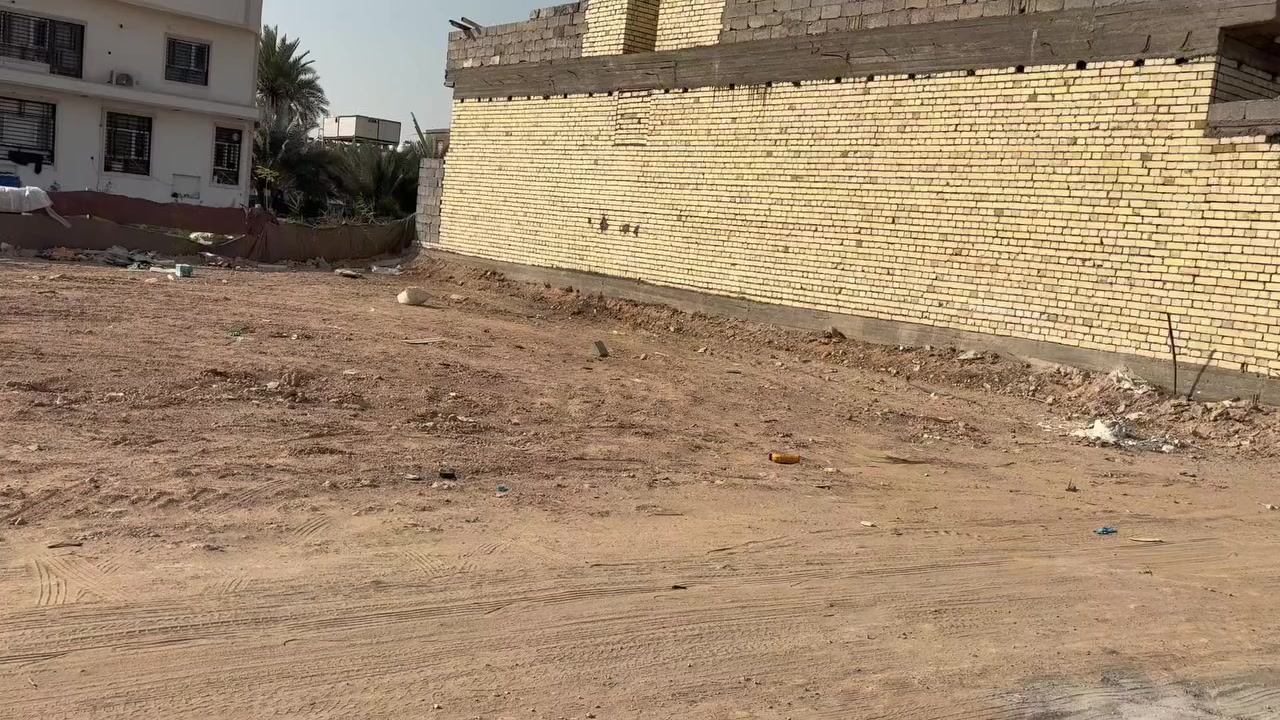 قطعة بمساحة ١٢٠٠ م (الوجه ٥٣ م)
مدفونه دفان كامل 🏜
خدمات كاملة متوفرة(كهرباء +ماء+مجاري) 
تبعد عن الشارع العام ٥٠ م
تبعد عن سيطرة الأبراهيمية ٣ كم 
تبعد عن مرقد الامام الحسين(ع) ١٣ كم
مباشرة من قبل صاحب العقار:
‏‪***********‬‏📱
التفاصيل مذكورة بالمقطع الفيديو👇🏻
