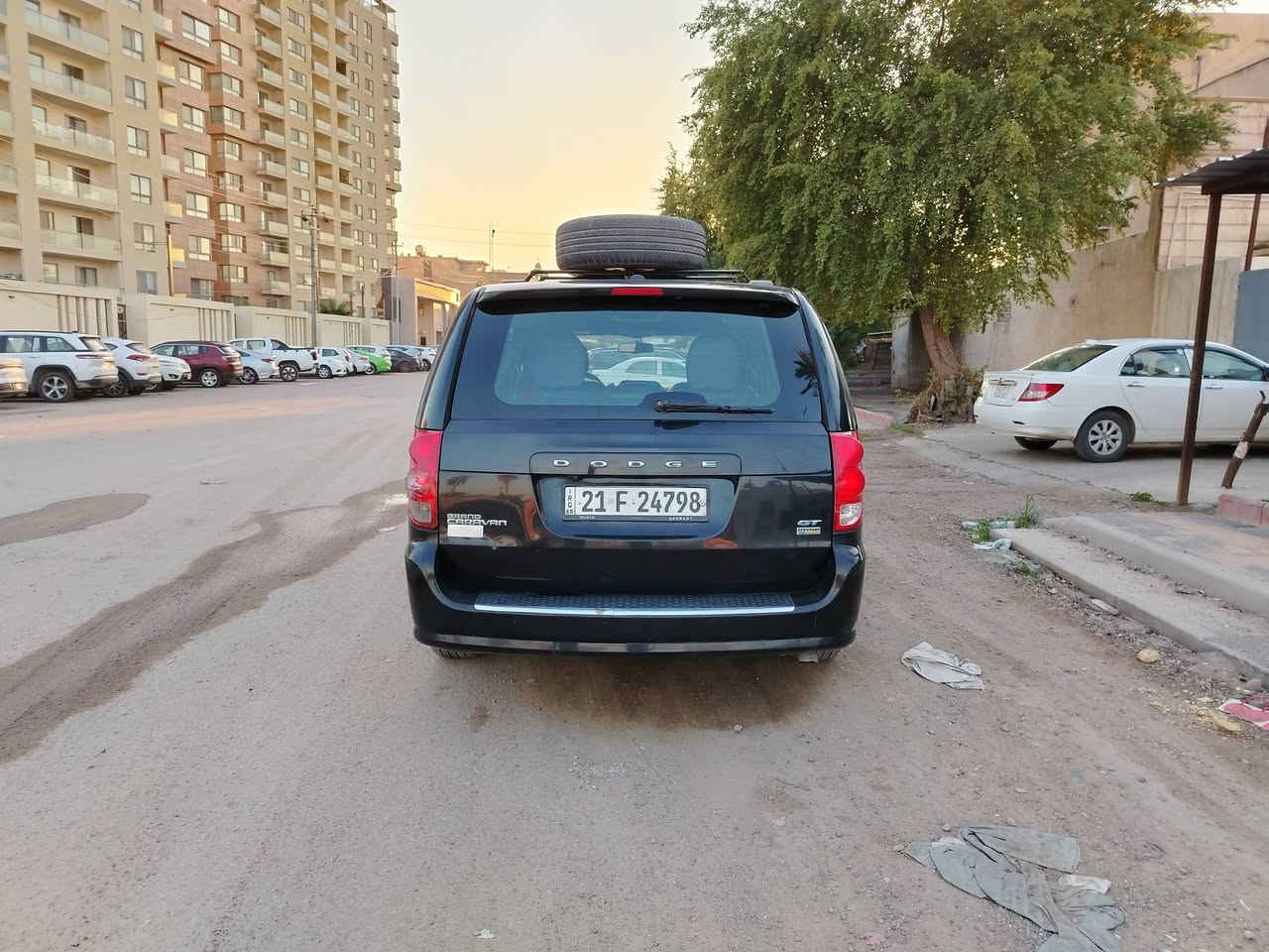 السلام عليكم عندي دوج كرفان  2017GT للبيع وارد كندي رقم سليمانية بسمي تحويل ثاني يوم سنوية ٢٨
المواصفات فول للأخير ماعدا الفتحة
بصمة 
داخلية جلد
تدفئة كشنات امامي وخلفي
تدفئة ستيرن
كشنات كهرباء
بيبان كهرباء +صندوك
تشغيل عن بعد
تحكم ستيرن
شاشة وصطية
التبريد كونترول ثلاث قطع
شاشة + كامرة
كير ممفتوح
المحرك بس واشر قبق ولفات مبدل بطل بي فقط
السيارة بيها طخة بل باب ورة السائق بل زاوية معجون قليل +صبغ مبين بل سونار
حادث السيارة جاملغ +بنيد مبدل ابلاد وبيها تعديل بل لغد الايسر
الباقي كفالة سعرها ١٧٣ وبيها مجال للشراي مكانها بغداد
رقم الهاتف ***********
