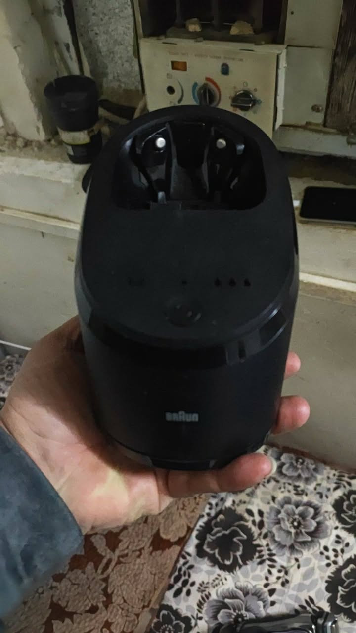 مكينة حلاقة براون سيريس 9 برو هي والغسالة مالتها
١٧٥ قفل
***********
