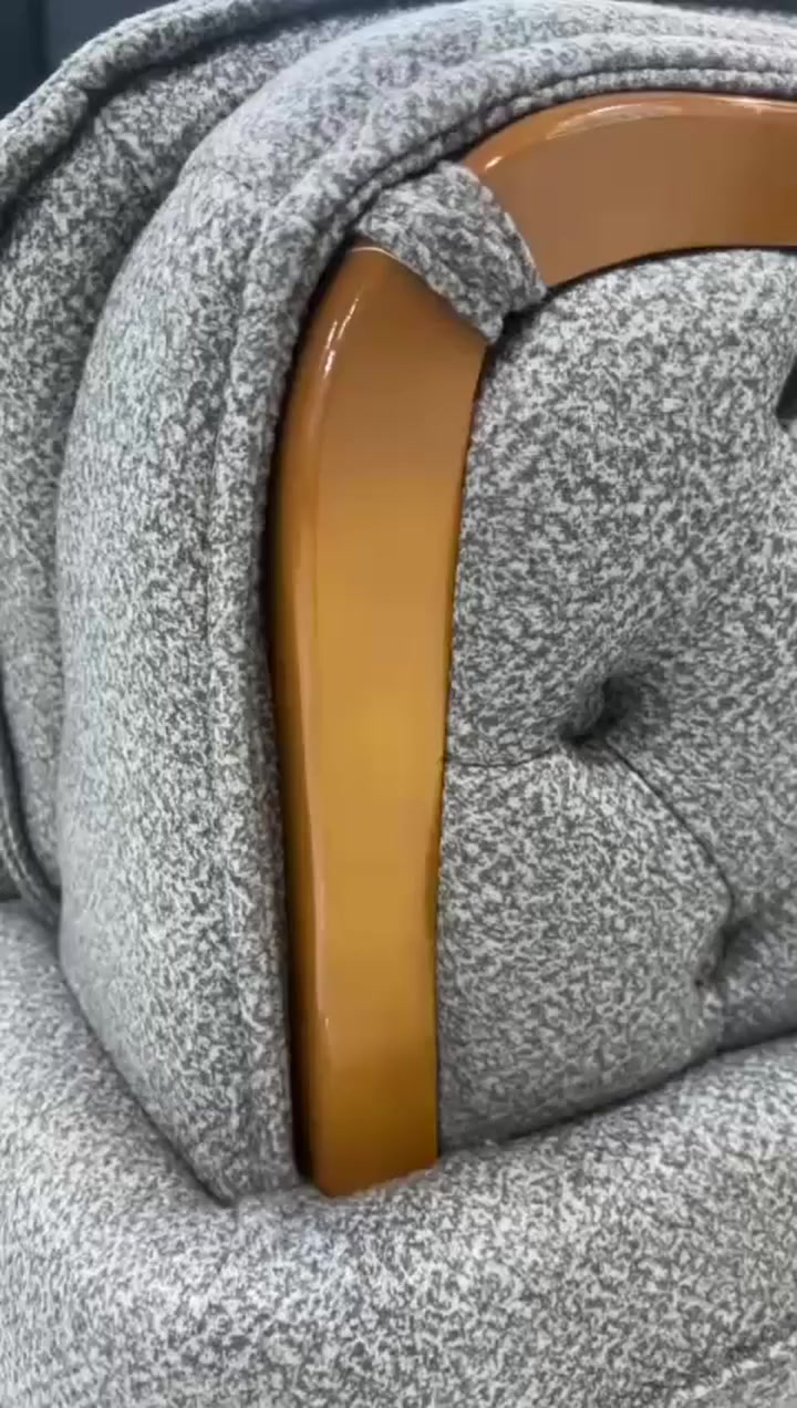 🛋️تخم قنفات(السلطان) تركي بأفضل جودة - افضل سعر 
(مليون)
🛋️ يتكون من 10مقاعد 
🛋️ 2 ثلاثية تحتوي على 6ارجل 4خارجية و2داخلية مخفية 
🛋️2 كراسي تحتوي على 5ارجل 4خارجي و2داخلية مخفية 
🛋️1 ثنائية تحتوي على 4ارجل 
✨قماش مخمل جودة ممتازة 
🪵خشب زان 
✨ اسفنج باندا 
✨ظهر قلاب 
🚚خدمة توصيل لجميع المحافظات  ضمان خمس سنوات 
📱 للحجز والاستفسار يرجى التواصل ***********
