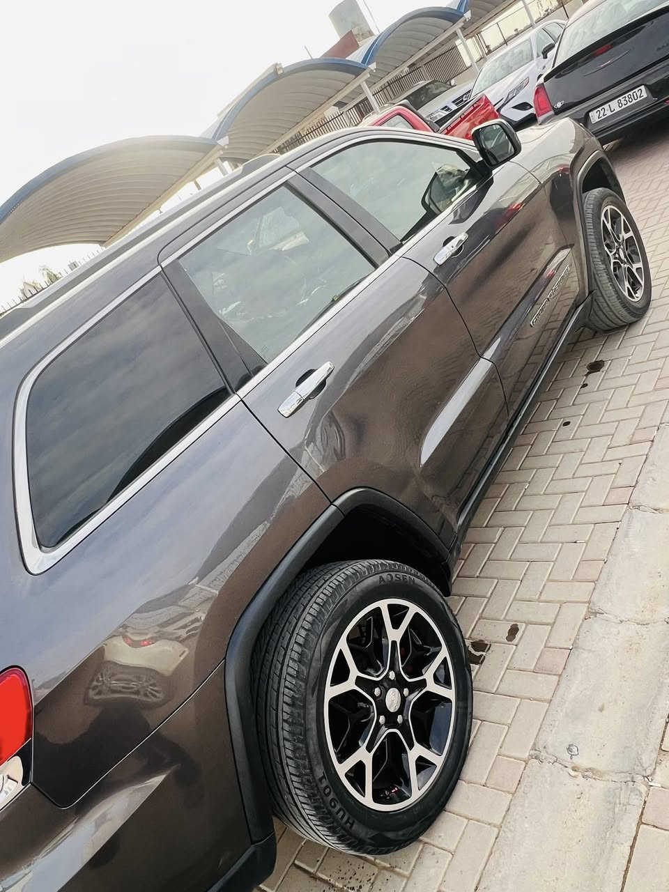 السلام عليكم
جيب لاريدو موديل 18 للبيع ماشيه 100 ميل 
ضرر بونيد  وطارف الجاملغ
مكان السيارة صلاح الدين 
***********
