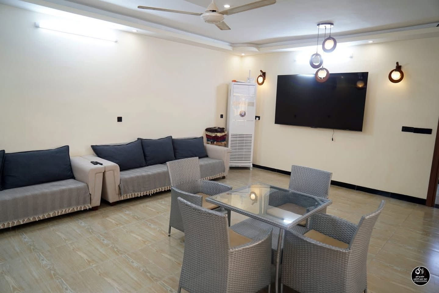 مزرعة بندول # في قضاء بلد ]]
متوفر حجز 24 ساعة 
متوفر حجز صباحي يبداً من ساعة ب10 صباحا إلى 6 عصراً 
متوفر حجز مسائي يبدأ من ساعة ب8 مساءا إلى 8 صباحا 

تتوفر في المزرعة 
🛑 غرفتين 2
🛑 صالة كبيرة 
🛑 شواية سمك و دجاج 
🛑 مسبح كبير + مسبح صغير 
🛑 فيشة + منضده 
🛑 مولد كبير ع الإطفاء كهرباء 24 ساعه 
🛑 كعده عربية 
🛑🛑 اساس العمل الثقة 
للاستفسار اكثر 
متوفر واتساب او اتصال ◀️***********
اتصال فقط ◀️ ***********

محمد / ابو زيوني
