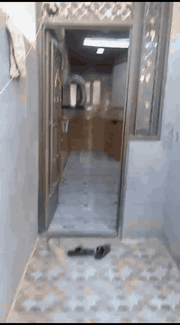 السلام عليكم ورحمة الله وبركاته يوجد مشتمل للإيجار/
1_ الموقع / سامراء قرب المستشفى الجمهوري على شارع الهندي
الخدمي خلف كوفي الملوية 
2_ المساحة / 120 م طابق واحد بناء حديث سنة 2020 
3_ التفاصيل/ المشتمل يتكون من غرفة نوم واحدة واستقبال ومطبخ وصالة وصحيات داخلية وخارجية وسطح وكراج صغير والبيت نضيف بي ماء وكهرباء على مدار 24 ساعة 
4_ الإيجار / 300 الف 
‏‪0787 538 7222‬‏
*********** وتساب 

المؤجر يتفضل خاص تحياتي لكم جميعا 🌹
