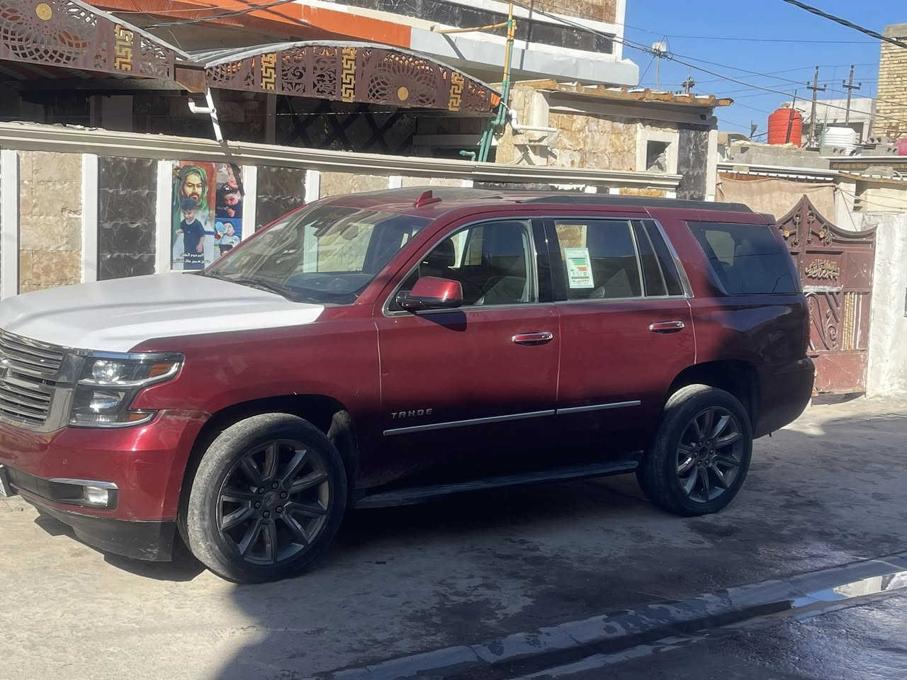 السلام عليكم سيارة تاهو للبيع موديل 2018 فول واحد على واحد فتحه مقاعد كهرباء منفصله ٧ راكب تحكم ستيرن جنطه كهرباء وشفط شاشه بيها نص جاملغ خلفي صبغ السياره كير محرك صدر حداديه كفاله عامه خير من الله مكاني كوت الخاجيه شارع 40 الشراي يتصل على هذا الرقم بيع أو مراوس *********** ملاحظة السعر (340)
