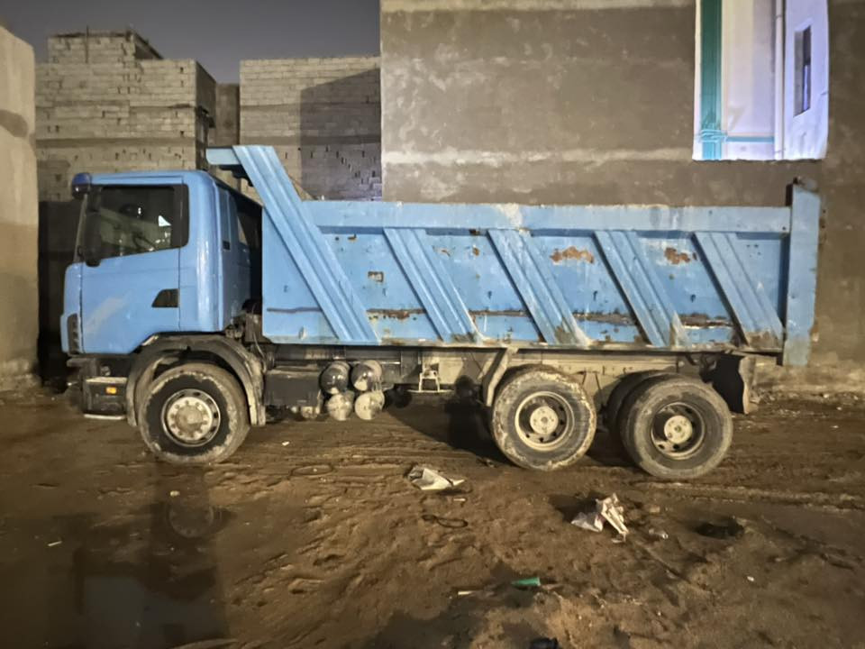 سكانيه موديل 2003 مكينه جديده وكير 4/4 بدون رقم مجموعه كتر 16 قماره حلوه ودواخل كلش نضيفه مكانيه البصره الهاتف ***********
