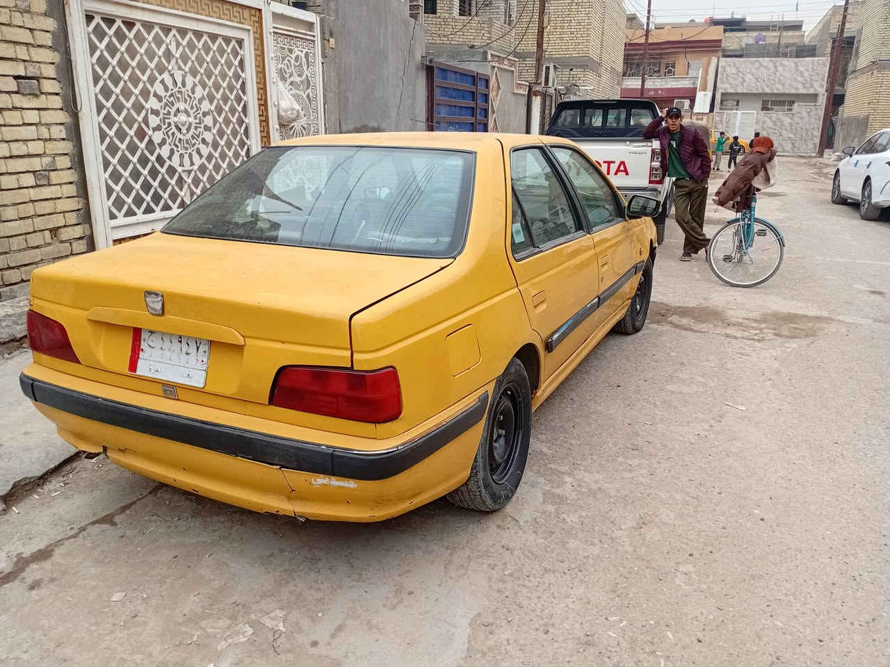 السلام عليكم من رخصت مدير الكروب بيجو بارص موديل ٢٠١٥ للبيع مكفوله من الصبغ والخياس ما عده هاي الطخه بل بنيد محرك وكير مكفول تبريد شغال حداديه وتخم تاير جديد راعي السياره بل سجن محكوم واهله موجودين السعر ٢٥ بغداد العبيدي *********** مصفره غرامات
