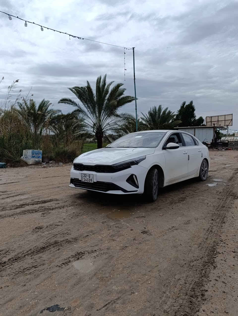 كيا k3  موديل 24 للبيع او مراوس حسب القناعه
K3 موديل 24 فول مواصفات كشنات جلد بيجي فتحه سقف تحكم ستيرن جهتين شاشه كبيره كير طياره مع شاشه كامره خلفيه سايد بريك بصمه حساسات امامي خلفي محيطه ترحيب ودخول ذكي سويج بصمه تبريد شاشه لمس سياره بحالة الوكاله سبير منازل صورة الحادث بسيط موجوده على أثره بدلت بنيد اصلي مع دعاميه امامي وخلفيه اصليات سياره ماشيه 4000 حقيقي على فحص شرط العنوان البصره سعر 145 سياره كلش جديده وبالعافيه على الياخذه ***********
