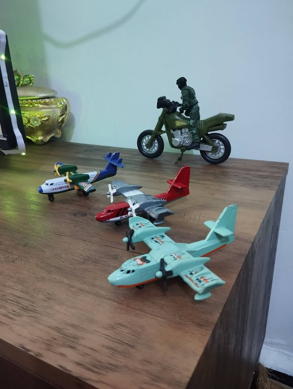 طائرات  match box  نظافه ولطافه  حديد نموذج


**إذا كنت صاحب هذا الإعلان وتريد حذفه لأي سبب، رجاءا أرسل رسالة إلى الدعم الفني**