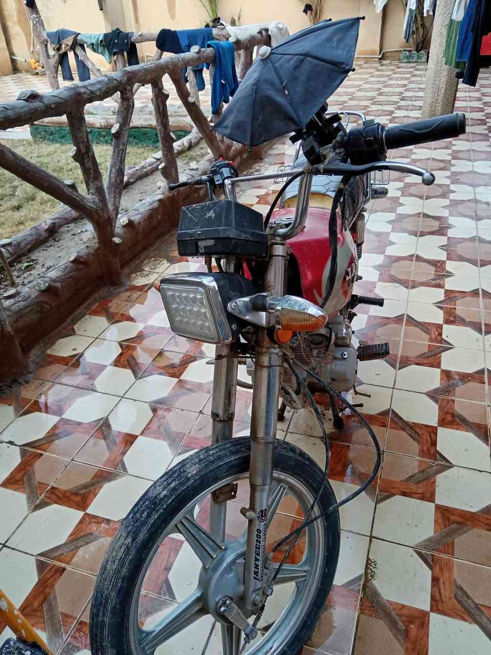 السلام علسكم دراجه للبيع محرك نظيف موديل 21 سعر 325الف بيه مجاال للاستفسار ***********
