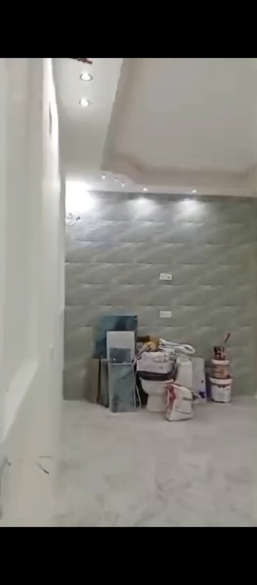 السلام عليكم..بيت للرهن حي الجوادين قرب جامع الامام الرضا ركن المساحة 100متر 3 طوابق 5غرف 2صحيات مطبخ بناء حديث ...الرهن 30مليون ايجار 350 للتواصل والاستفسار الاتصال على الرقم ***********
