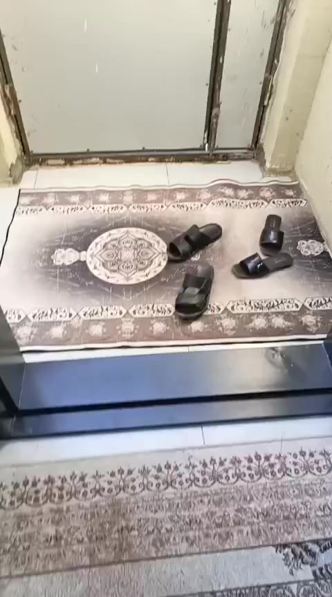 دار سكني طابو صرف 75م في التوزيع القديم خلف شارع 20 قريب جدا من القرية النفطية تفاصيل الدار داخل المقطع
للاستفسار اكثر 
زورونا في مكتب التميمي للعقار داخل المجمع النفطي او اتصال
***********
***********
