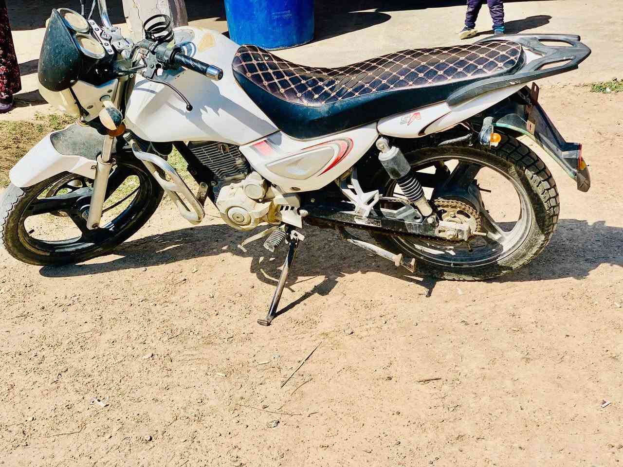 السلام وعليكم ماطور للبيع الموديل 2019محرك 200السعر 700الف أوراق كاملة ***********
