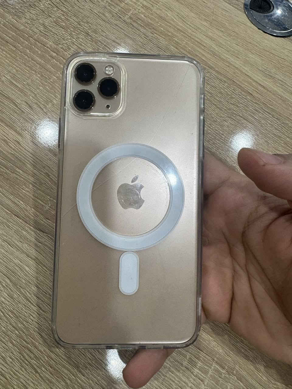 ايفون 11 برو ماكس512 كيكا
بطارية 87

بيه فطر بالظهر مثل ما موضح
السعر 400

واتساب ***********
