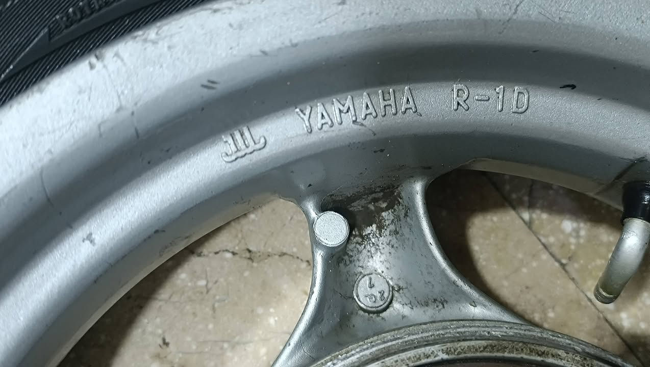 سلام عليكم ويل خلفي سكنس عام تايوان ياماها الاصلي نضيف ويا تاير MAXXIS تيوان الاصلي / مكاني بغداد البنوك / رقم ***********/ سعر 45
