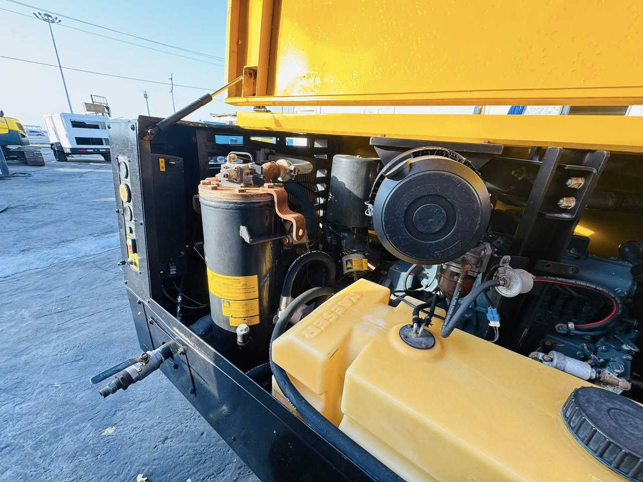 السلام عليكمً كمبريسر هواء للبيع نوع كيسر حجم 260موديل 2006دخول جديد ***********
