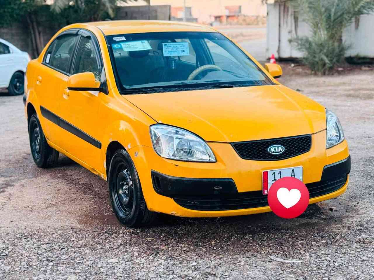 يالله كيا ريو ٢٠٠٨ رقم بغداد انكليزي بسمي شخصيا مصفره هيئه وغرامه هزة وسنويه ورقم وجامه جديد السيارة وارد كندي حادث جاملغ أمامي بدون اي دواخل صبغه اولى السياره بدون معجون كير مكينه تبريد مكفول تخم تاير جديد شاشه مكاني بغداد 
السعر ٨٦ 
***********
