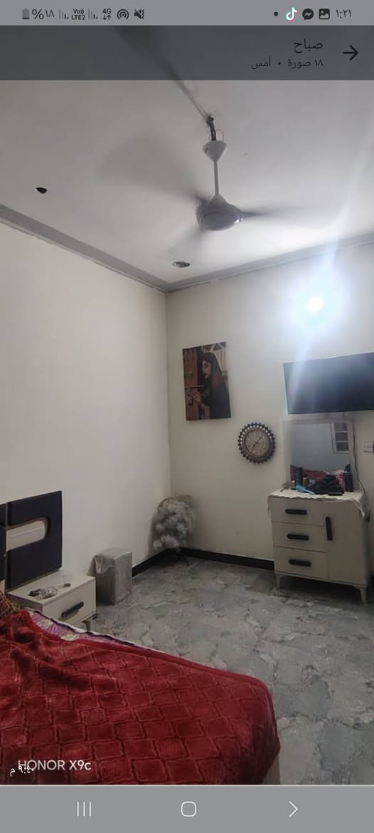 بيت مساحته ٢٢٠ زراعي يحتوي على غرفتين نوم وصاله واستقبال مطبخ بناء حديث  العنوان طريق بسمايه قريه عشره  للاستفسار ***********
