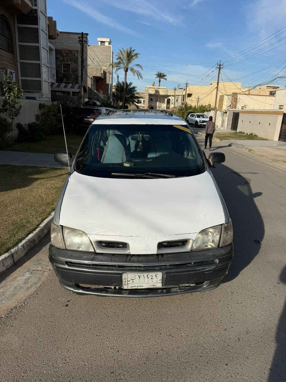 � للبيع – أولدزموبيل موديل 2000 (ملكي) 🔷

🚗 المواصفات:

 • 6 راكب – ملكي
 • مكينة 3400
 • كير وتعليق السيارة جاهزين
 • كهربائيات كاملة شغالة 100%
 • سنتر لوك
 • تبريد 3 قطع
 • المكيف يشتغل لكن بحاجة شحن غاز فقط

🛠️ ملاحظات بسيطة لا تُذكر
السيارة بحالة جيدة ومناسبة للاستخدام اليومي.

💰 السعر: 33 ورقة
📝 السعر قابل للتفاوض بالمعقول

📍 العنوان:
بغداد – حي الجامعة – شارع المركز

📞 رقم الهاتف:
*********** بغداد, العراق
