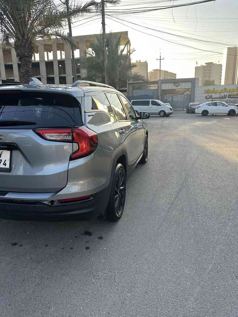 السلام عليكم
جمسي تيران بلاك توب SLE 2023 ماشيه 24 الف ميل الضرر ربع جاملغ خلفي فقط بدون دواخل وتصليحه درجة اولا وبارد جوه باب الخلف باب الصدر وممبين نهائي
والباب الخلفي انطخ هنا شي بسيط واضح بصور 
ايرباك تكمه فقط 
بجم كبس برغي مامفتوح بي هوه والمحرك والكير
كل كهربائياته مكفوله
بانوراما
رادار 
تشغيل عن بعد
شاشه كاربلي
مودات قيادة
كرسي السائق هزاز تنبية 
تنبية على الزجاج الامامي 
نقطه عمياء
اوتوبريك 
جنطه كهرباء
تبريد قطعتين ثلج
السياره بعد احلى من الصور اي نقص مابيه 
مكانها بغداد السيدية
*********** 
السعر 210 ورقة 
رقم اربيل بأسمي سنوية وهزه جديده
