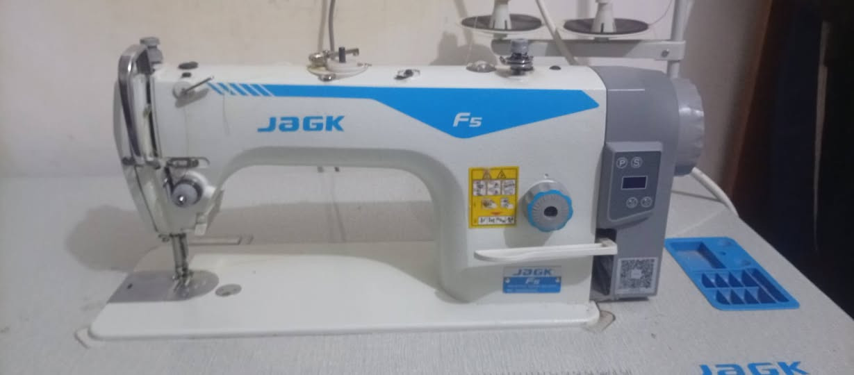 مكينه صناعيه للبيع  جديده ما صار 3 اشهر من اشتريته السعر 400 وبيه مجال
للاستفسار ***********
واتساب موجود
