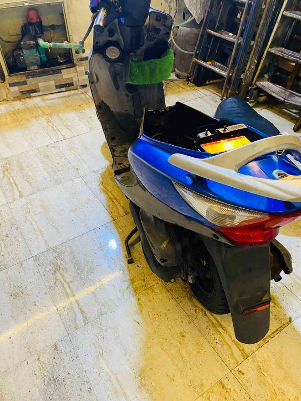 السلام عليكم شباب دراجه في تو دراجه كفالة عامه شرط السعر 900وبيه مجال الرقم ***********
