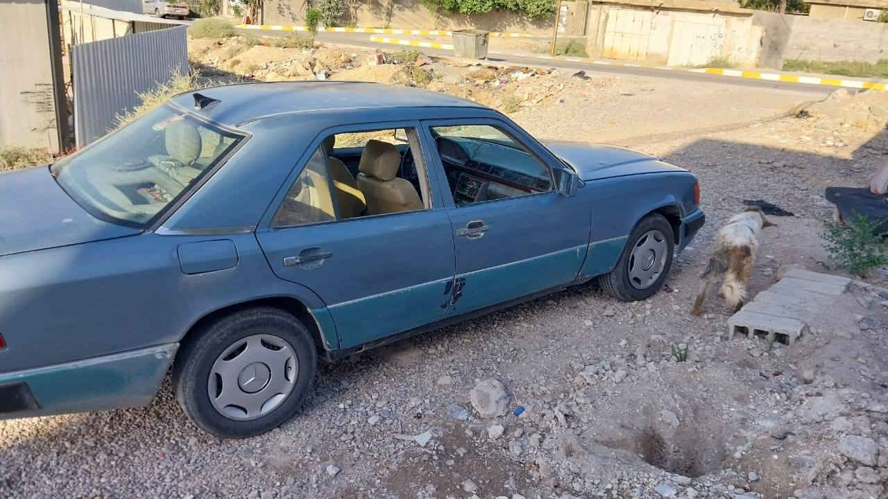 مارسيدس ٨٨ محوره ففتي حائز ثالث رقم بغداد بيها فقط قاعده الدبل يرادلها تصليح السعر ١٦ ورقه الاتصال ***********
