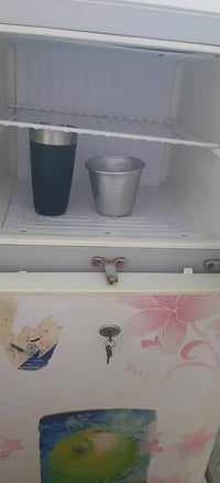 ثلاجه البيع احجم ٩ سعر خاص 07704586437