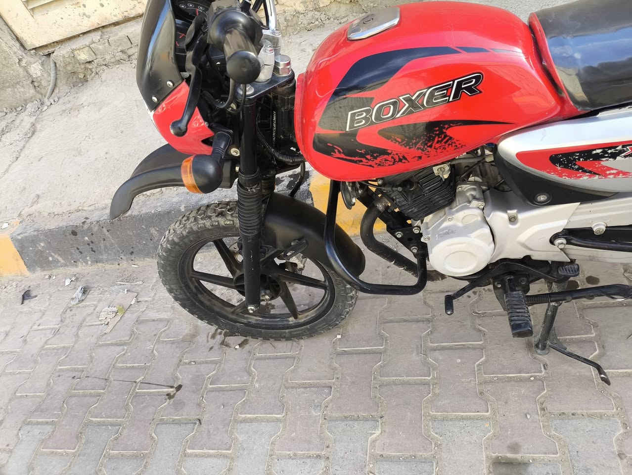 سلام عليكم 
بوكسر موديل 20 
مكفوله 
أوراق كامله 
بدايه خيط تبخير 
مكاني بغداد الوشاش قريب ع الإسكان 
سعرها 900وبيها مجال 
رقمي ***********
