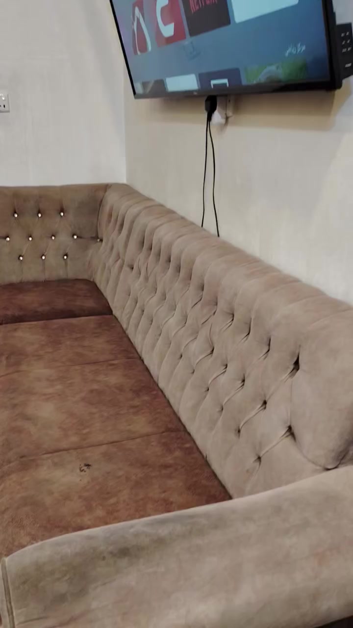 تخم نضيف سعر 300 وبي مجال بصيط
رقم ***********
