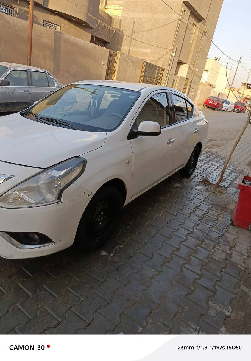 السلام عليكم نيسان سني هندي بليته زركه موديل 22 كفاله بيها بارد بل بنيد قليل كلش مكينه وكير تبريد ضربه صبغ معجون كفاله السياره جاهزه كلش أي نقص ما بيها مكان السياره البصره المعقل  السعر 115 أي استفار اتصل ***********
