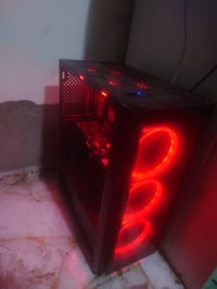 عندي هاي pc ابيع تفصيخ  القطعه التريدهة قيم سعرهة بضميرك وبالعافيه علي...