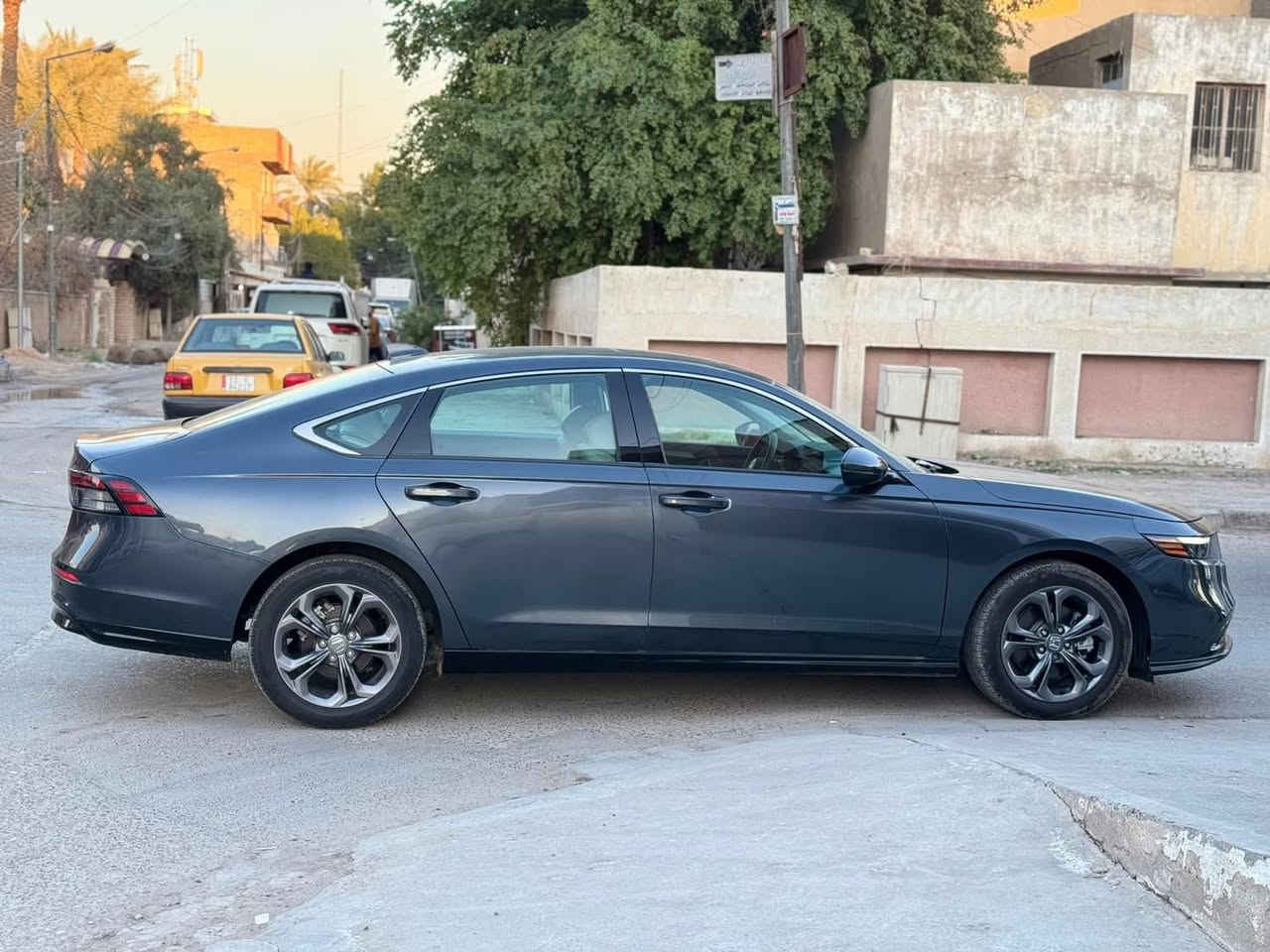 هوندا اكورد 2023 EXL هايبرد 
رقم بغداد
ضرر جاملغ ودعامية فقط 
موصفات فل تجي الاعلى منها فقط التورنك
 
للاستفسار الاتصال
***********
