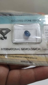 الياقوت البورمي • أزرق وأحمر • بشهادات عالمية