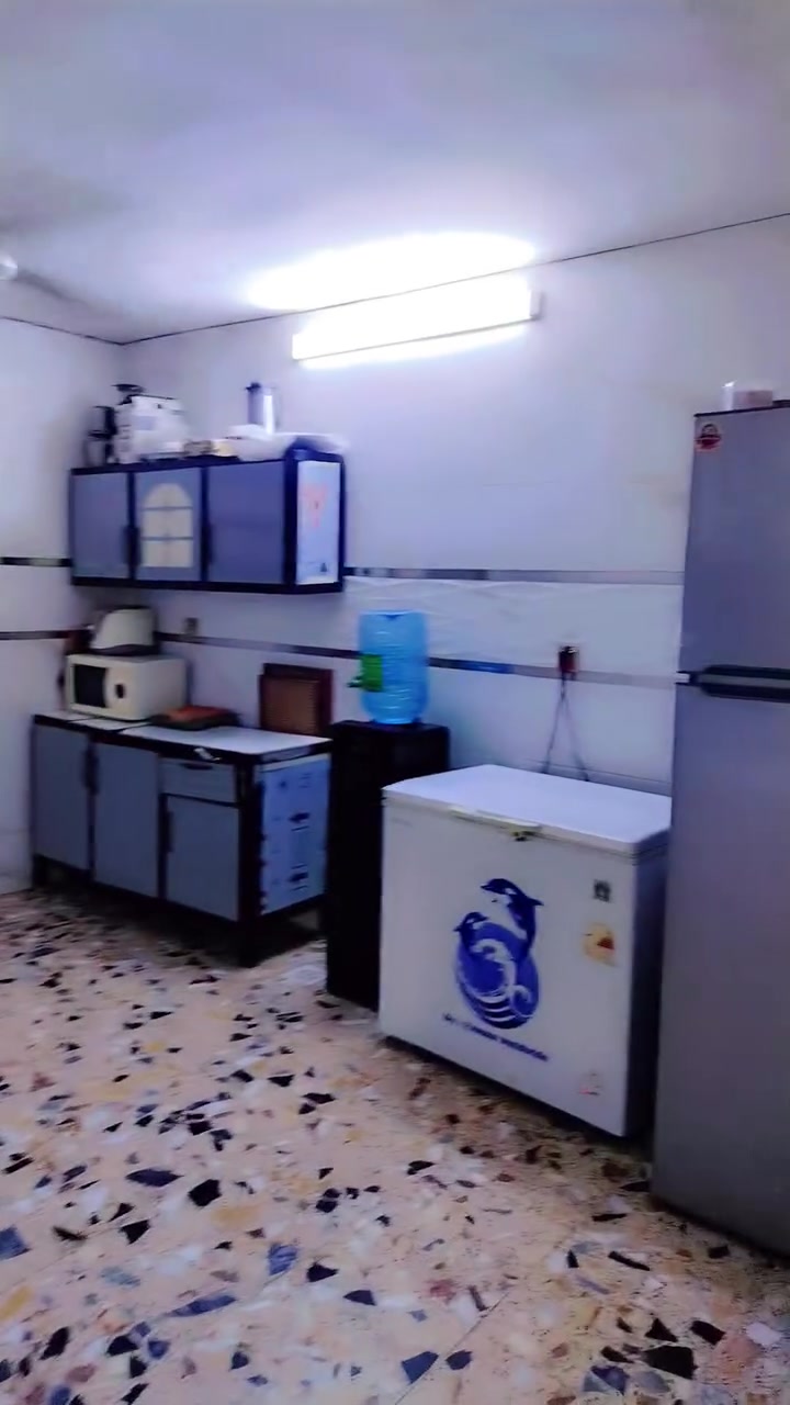 السلام عليكم نصف قطعه للبيع قطاع ٧١ فرع عريض عكاده ترميم حديث تحتوي على طابقين ونصف
الطابق الأول طارمه واستقبال ومطبخ حار وبارد وحمامات
الطابق الثاني غرفتين نوم
الطابق الثالث غرفه سقف سندويتش وبيتونه وسطح
باقي التفاصيل على الواتس ***********
