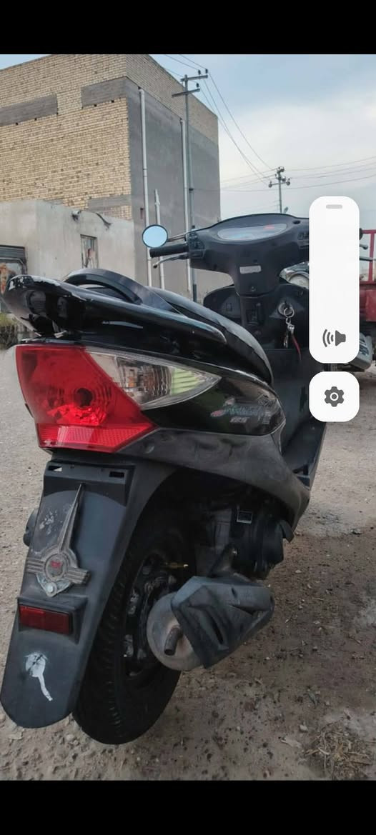 سلام عليكم كامكو البيع كفاله عامه قبل شهر طلعت من الرمبه السعر 750وبيه مجال مكاني الرفاعي ***********
