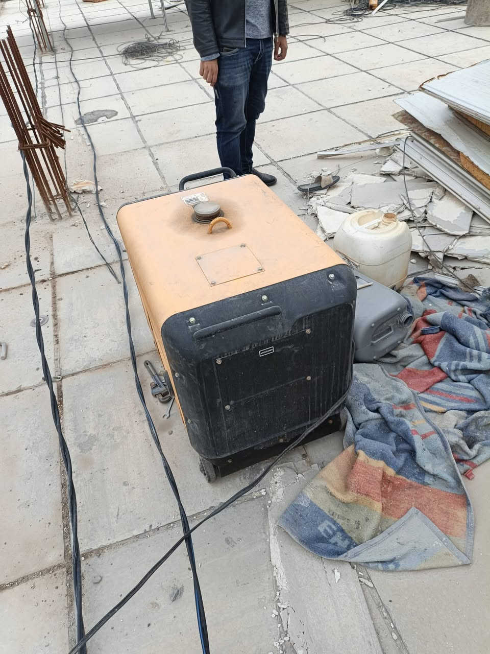 السلام عليكم للبيع مولده كاتم كاز مولده جاهزه ستعمال قليل 
السعر انتصال على الرقم ***********
مكلف بنشر انتصلو على الرقم
