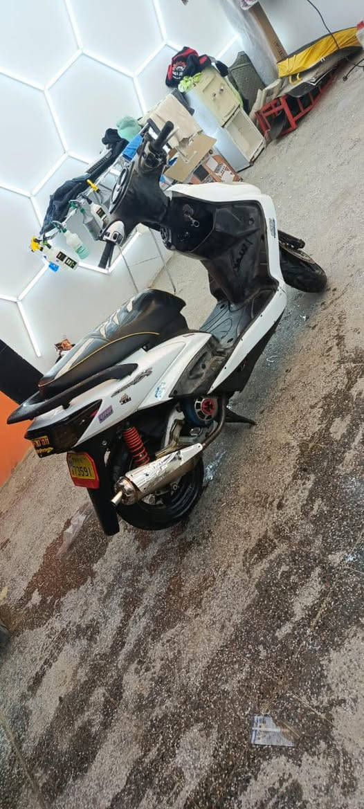 سلام عليكم للبيع دراجه سكنس فحل كابريتر مكفوله كفاله عامه خرسه ربع نكره بكل وقت دهن امزويل هسه بدلته تاخذ دراجه تترحملي السعر 600الف  مكاني بغداد الدوره شارع 60رقمي ***********
