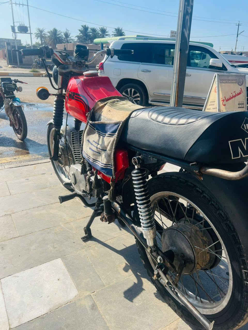 السلام عليكم دراجه 82كصه 1داينمو ارميجر الماني كلها شغاله نص هندر دراجه مكفوله من كل عيب كهربائيات كلها شغاله السعر 900وبي مجال مكاني الدجيل موشراي لتخابر متوازي واريد ابيع بهل سعر***********
