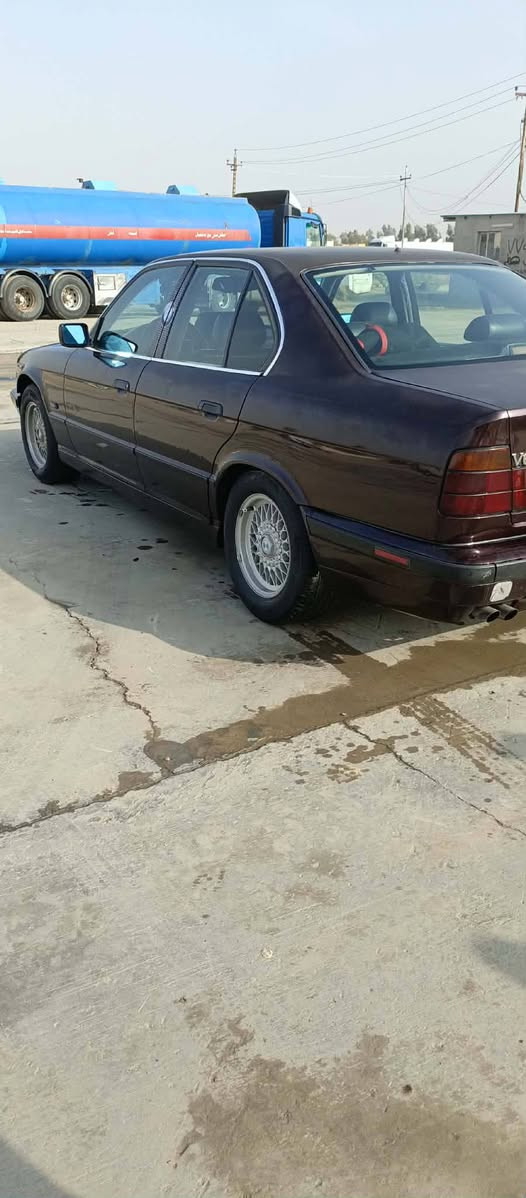 سلام عليكم
بي ام للبيع او مراوس حسب القناعه 
حجم525i
موديل95
رقم كركوك شرط التحويل 
تبريد تدفئه
 گيرشرط محرك مسكر فانوس  شرط
 صدر جديد تخم تاير 
السياره بلاديه بدون ضربه ولا خياس 
نقص برغي مابيها فول فول 
السعر 75وبيها مجال 
العنوان صلاح الدين طوز خورماتو 
***********
***********
