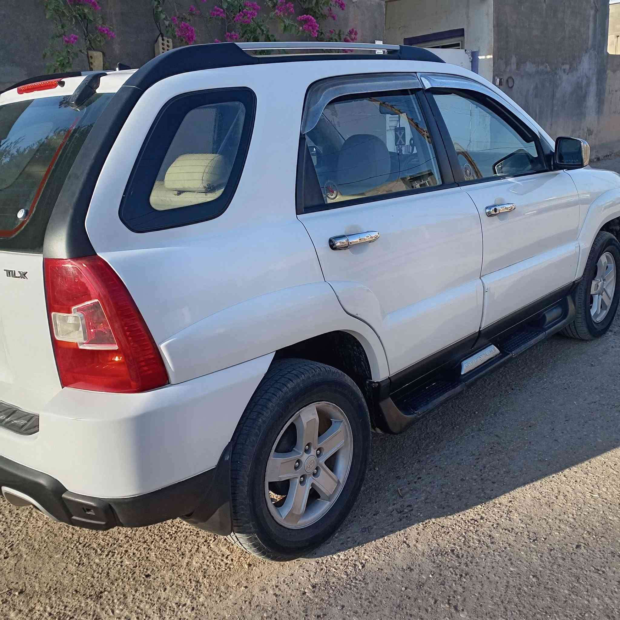 السلام عليكم
سبورتج خليجي 9 محرك 2000 دوش
رقم جديد بغداد بأسمي سنوية جديدة 2031
بيه جنطة مبدلة بدون دواخل 
والباقي كله جاهزه 
*********** اتصال او واتساب
مكاني الاسكندرية 

.
