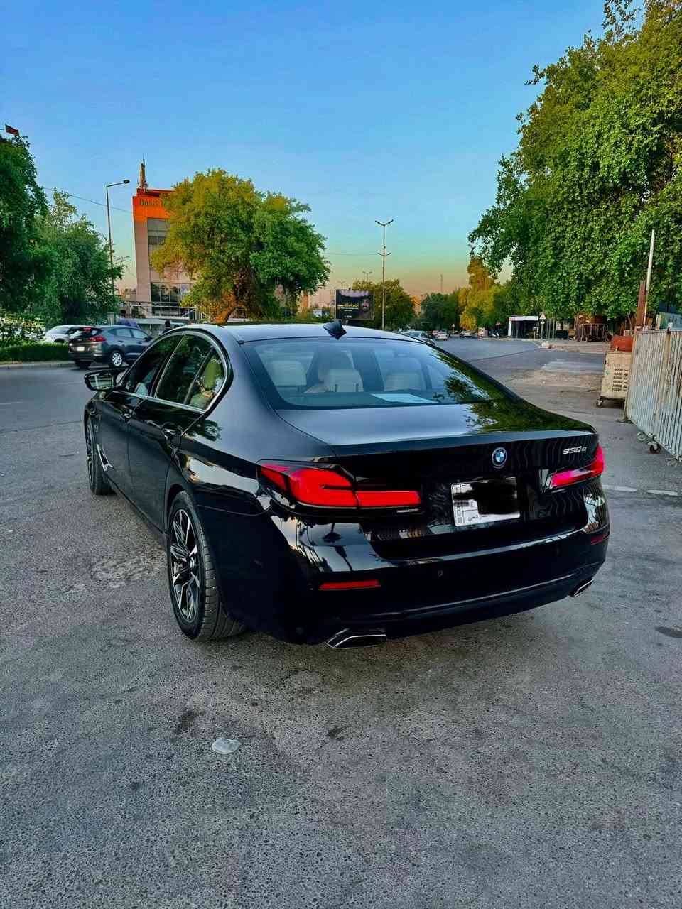 بي ام دبليو 530 e plug in
فول فول مواصفات موديل 2022

السياره الموصفات 
بصمة ابواب + تشغيل + صندوك
سلايد 
شاشة عدادات ديجيتال 
شاشة كبيره 
رادار امامي + خلفي + جانبي 
حساسات امامي + خلفي 
هاند بريك بصمة 
اوتو هولد 
ستيرن كهرباء + تدفئه 
وضعيات قياده 3 
انارة محيطيه 
قطعتين تبريد 
خزن مقاعد 
طبعاً الكشنات كلها كهرباء 
وبعد كومه مواصفات متخلص 

السياره ماشيه 84الف كيلو 
بدون اي نقص بدون اي خلل تراي مال زيرو السياره كلها على البلاد 

الحادث بسيط جدا باب وهلال جاملغ خلف سايق بدون ايرباك
بيع مستعجل سعر جداً مناسب 
لل استفسار اتصل ***********
